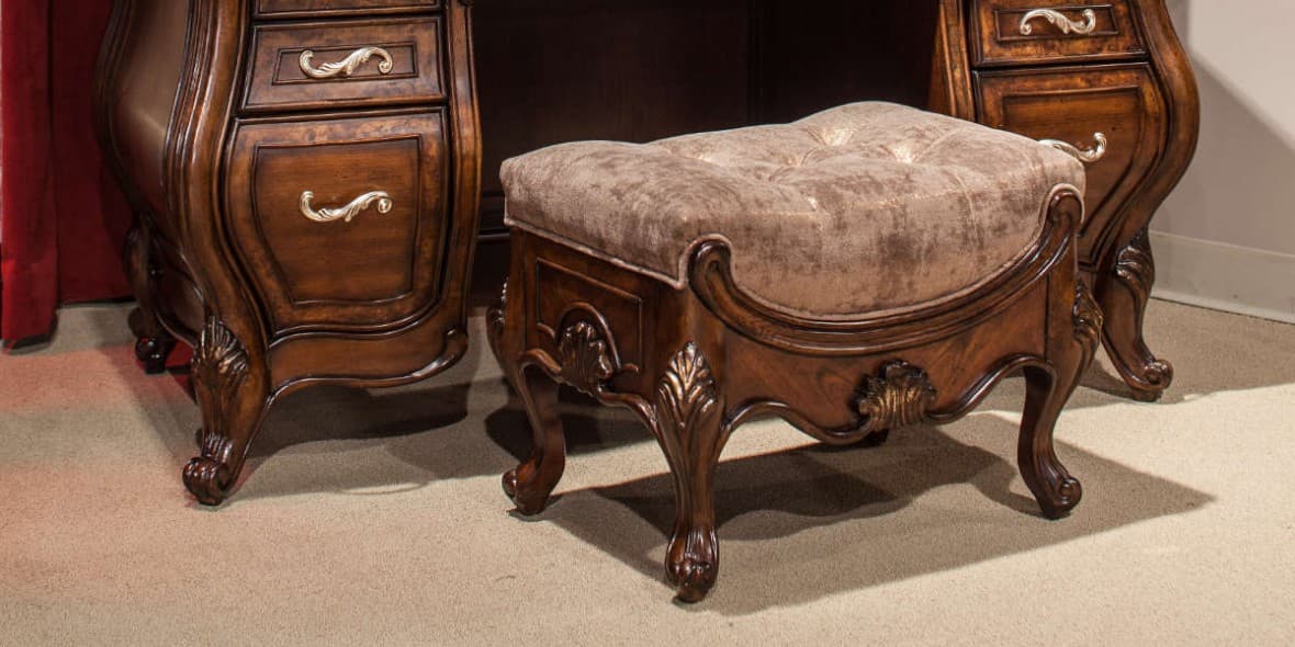 Приліжкові пуфіки