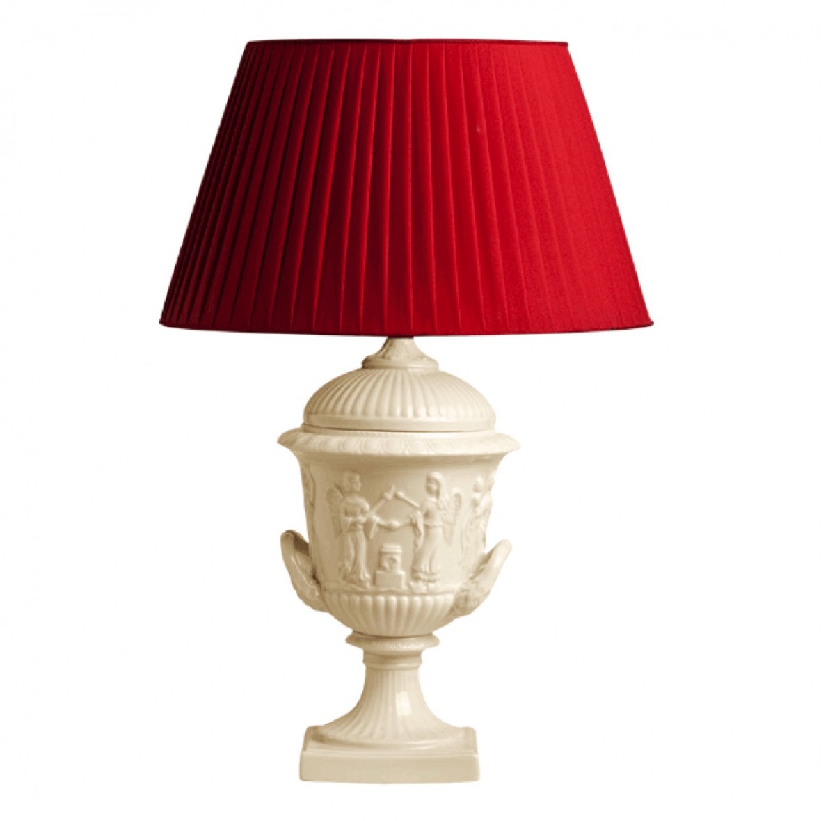 Лампа с бордовым абажуром