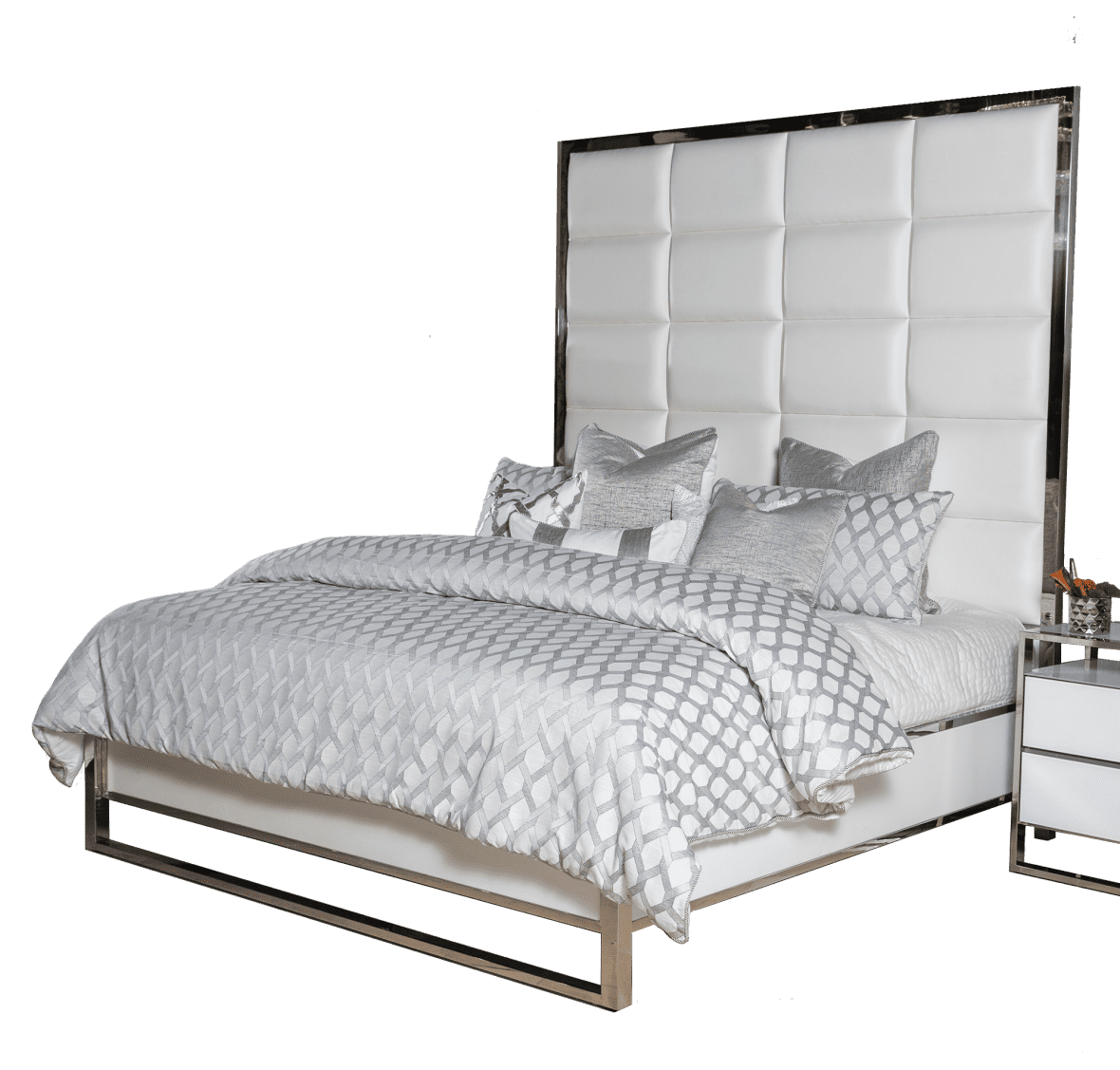 Кровать с кожаной обтяжкой на декоративной стальной спатформе, размер Eastern King