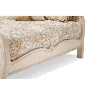 Кровать с пуф-панелью Размер Queen